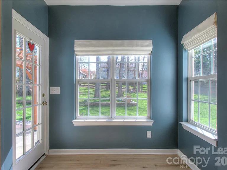 8414 Bampton Dr — Photo 7