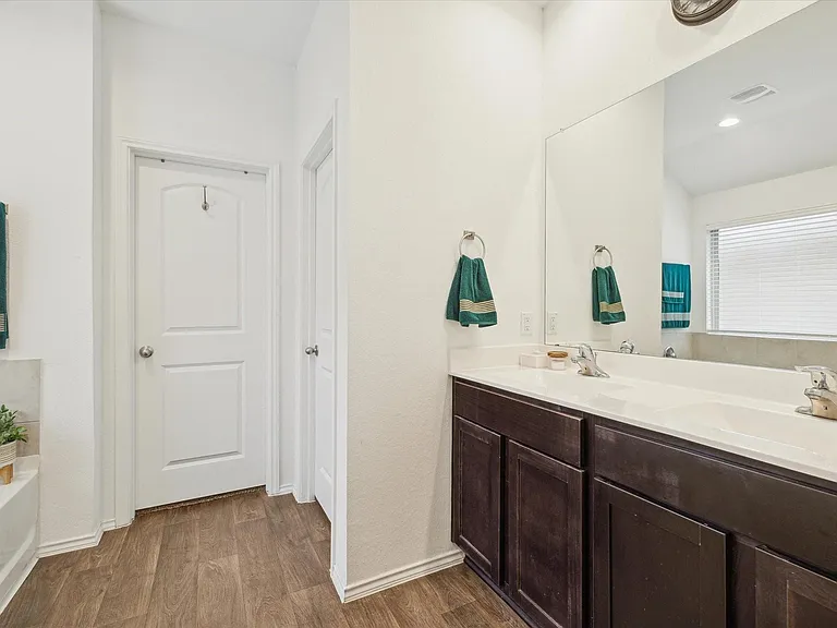 20209 Portbec Dr — Photo 14