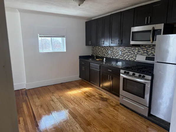 292 Washington Ave APT 2L, Chelsea, MA 02150