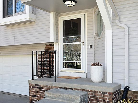 3rd image of 4651 N 127th St