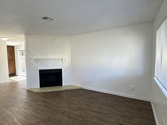 2nd image of 2015-2019 E Walnut Ave