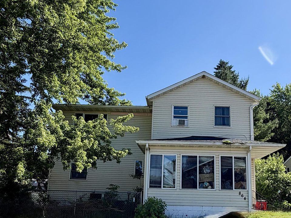 1st image of 864 Fountain St