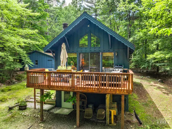 28 Butternut Ln, Jay, NY 12941