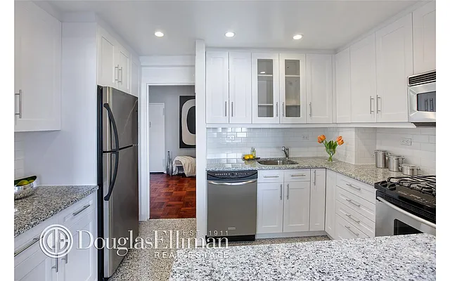 Sold by Douglas Elliman | media 19