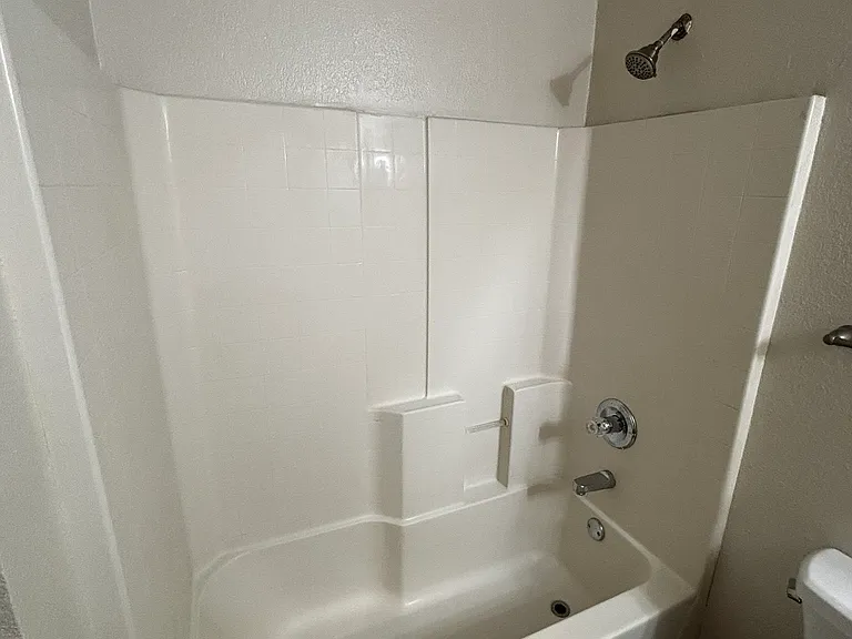 914 E Avenue A #A — Photo 8
