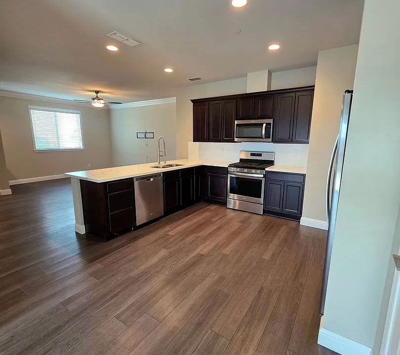 846 Congaree Ln
