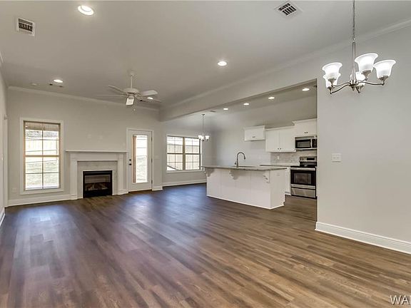 5th image of 5325 University Gardens Dr