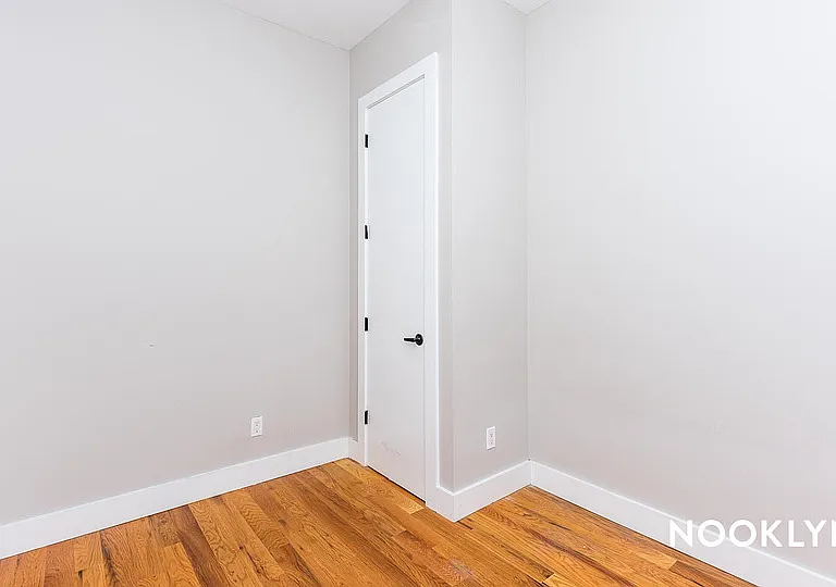 566 Maple St #2F — Photo 17