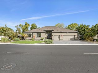 1036 Ridgemark Dr, Hollister, CA 95023