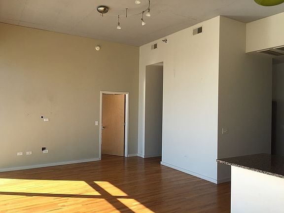 3rd image of 1620 S Michigan Ave Unit 1208