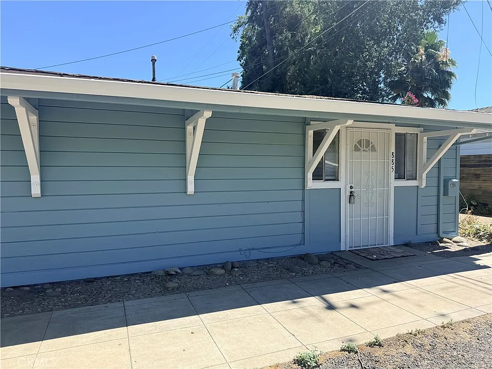885 E 7th Ave
