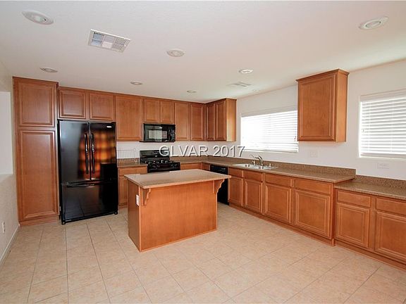5th image of 714 Shadwell St