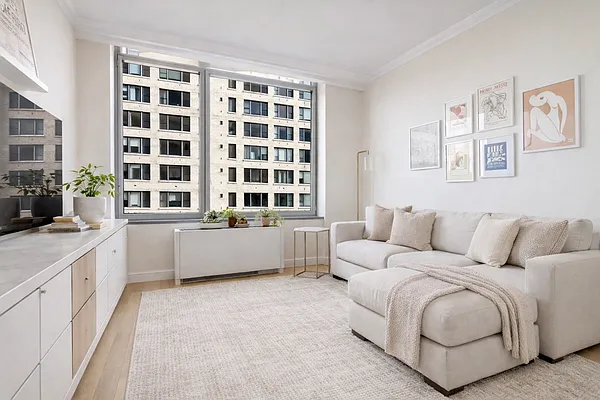 Living room, photo 2