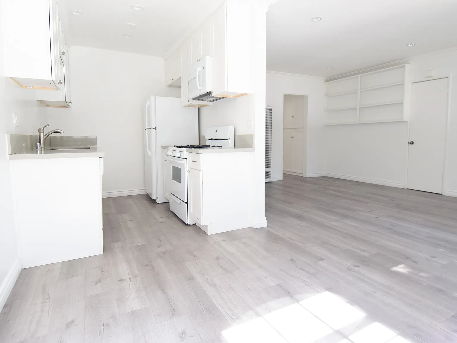 10385 Olympic Blvd — Photo 1