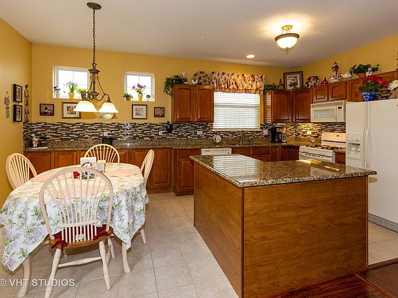 3rd image of 21244 Windsor Lake Ln