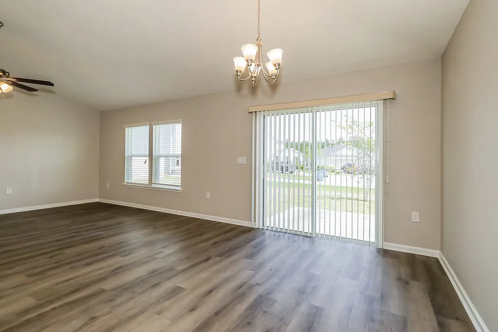 3 bed, 2.0 bath, 1503 sqft, $2,020 — Photo 4