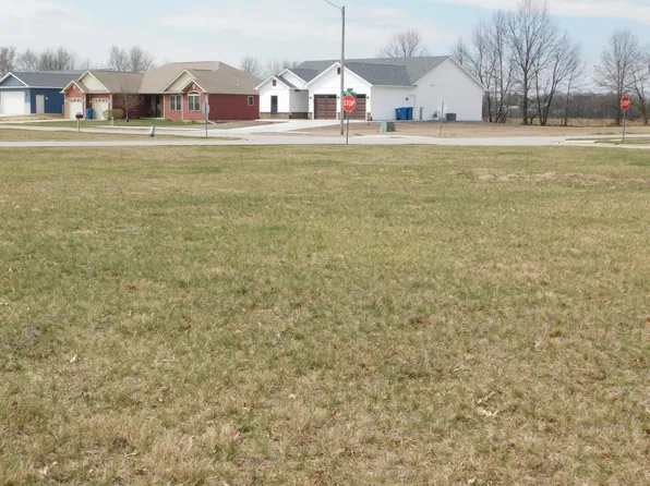 603 Juniper St NW, Demotte, IN 46310