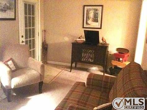 3rd image of 55 Lou Dr