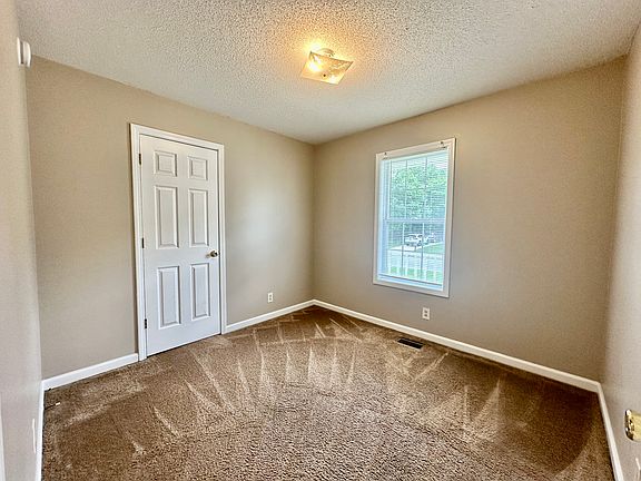 5th image of 340 Cranklen Cir