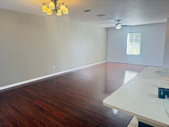 5th image of 4813 Apple Blossom Ln