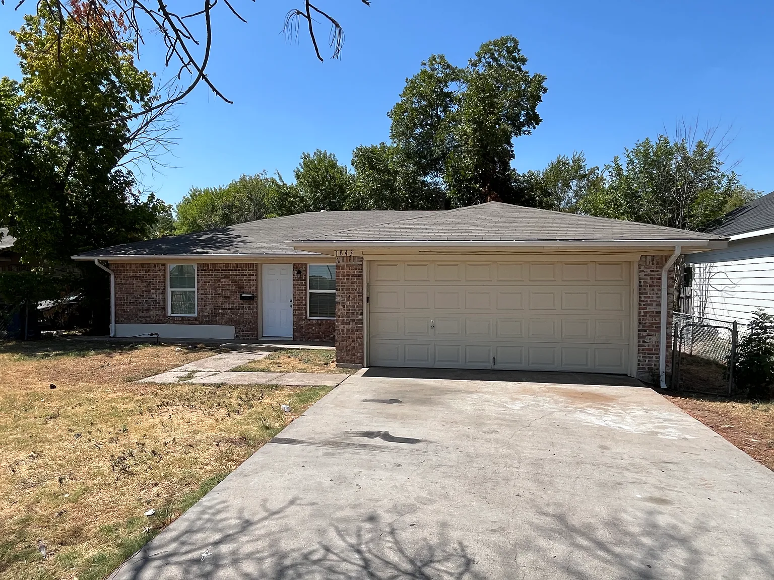3 bed, 1422 sqft, $1,850 — Photo 2