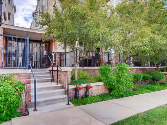 4th image of 1521 Vine Street #103