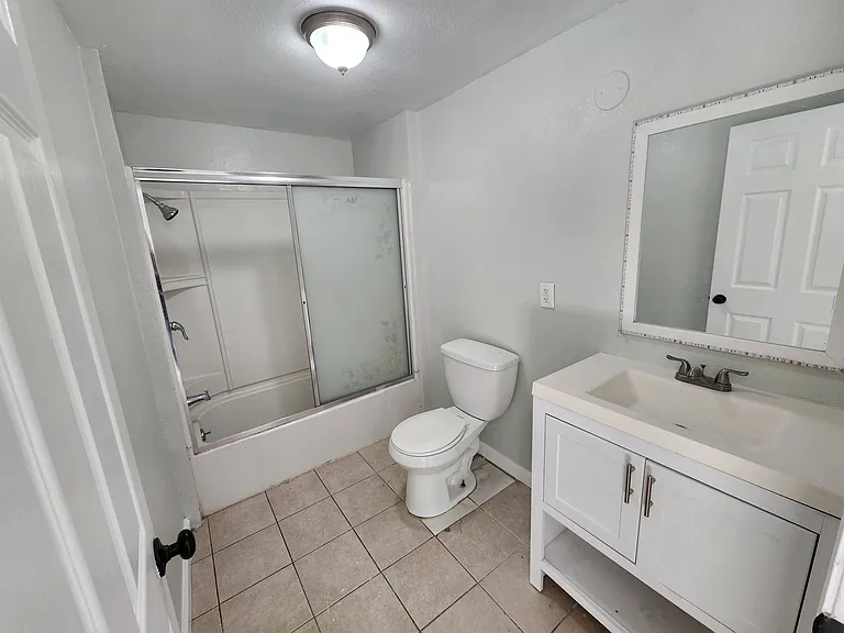 7758 Zelzah Ave — Photo 3