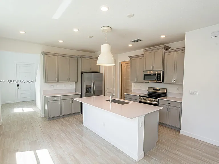 3506 Harborside Ave — Photo 9
