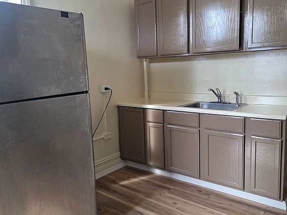 2nd image of 654 Chestnut St #282284F52