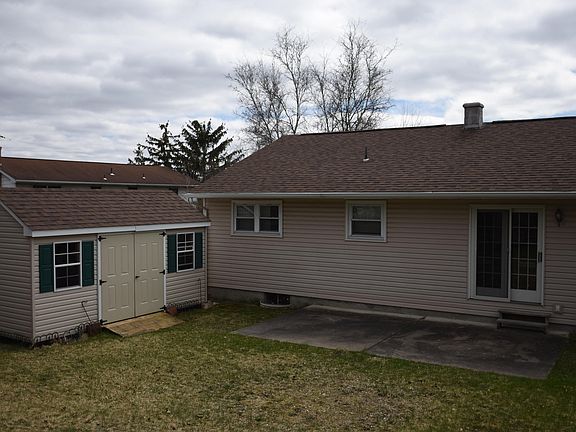 3rd image of 720 Sunset Dr