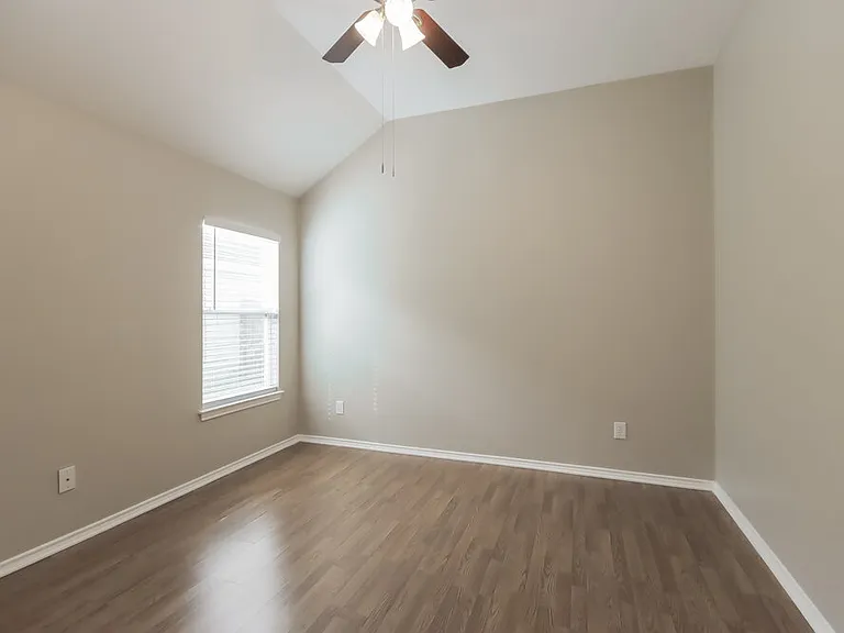 15823 Scenic Water Dr — Photo 11