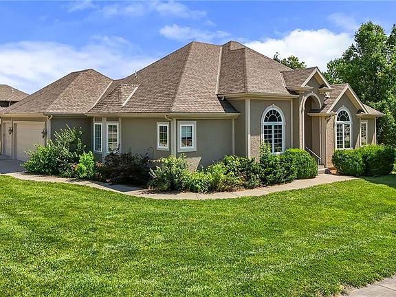 2nd image of 1709 Cambridge Cir