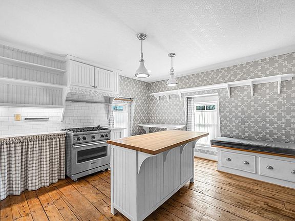 4th image of 106 Main Street #5