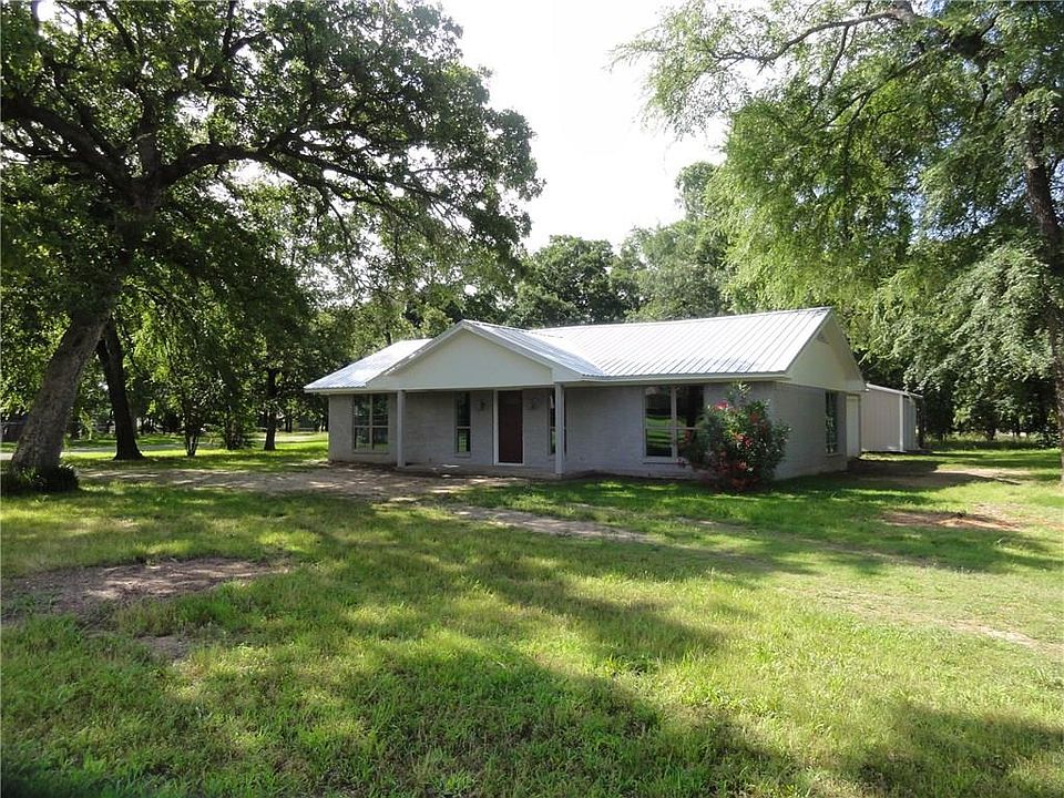 1st image of 105 Deer Wood Dr