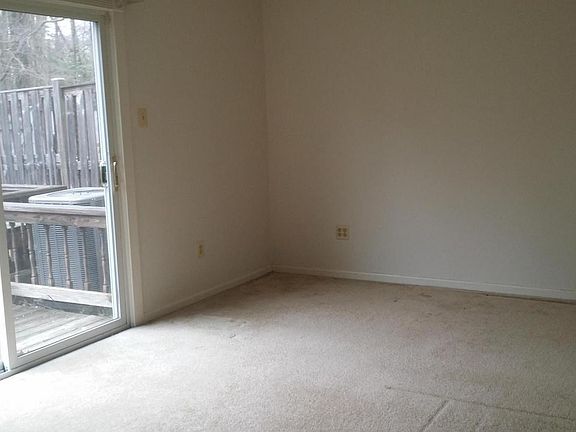 4th image of 5512 Whitfield Ct
