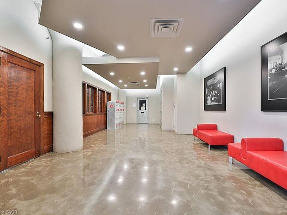 5th image of 404 King St W #424