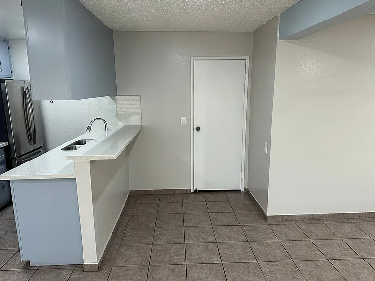 2274 E Desert Inn Rd — Photo 11