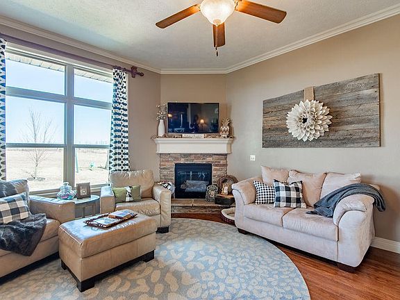 2119 N Williamsburg (13)