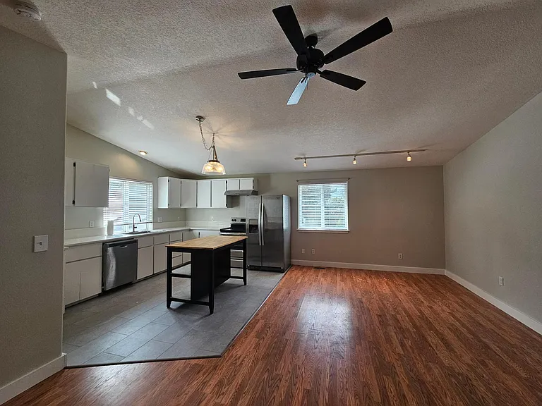 13235 SE Oatfield Rd — Photo 13