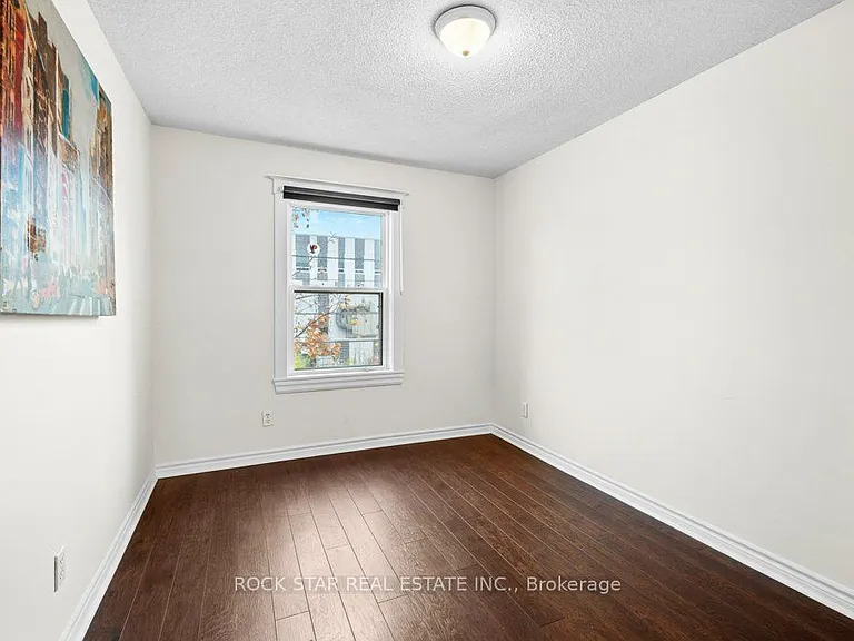 15 Melrose Ave N #UPPER — Photo 9