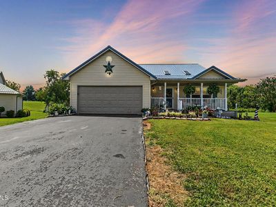 402 Putters Ct, Church Hill, TN, 37642