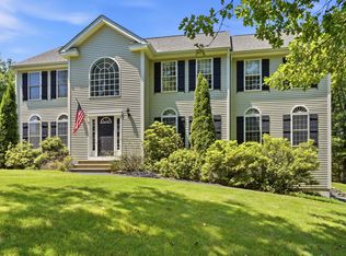 1 Eagle Hill Rd, Raymond, NH 03077