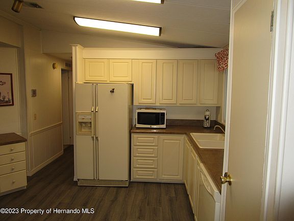5th image of 9157 Admiral St