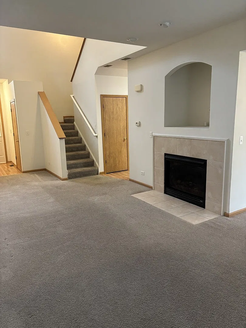 3 bed, 2.5 bath, 1430 sqft, $2,500 — Photo 4
