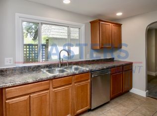 718 Elm St, Perrysburg, OH 43551
