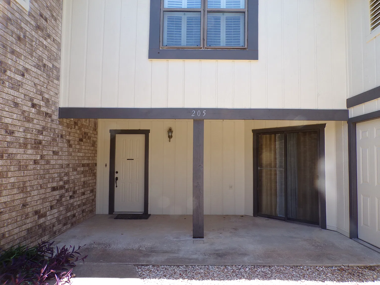 3 bed, 2.5 bath, 3142 sqft, $1,800 — Photo 2