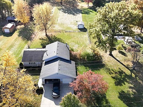 2nd image of 5927 Linden Rd