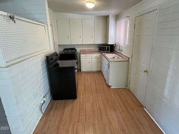 4th image of 6109 N 32nd Dr