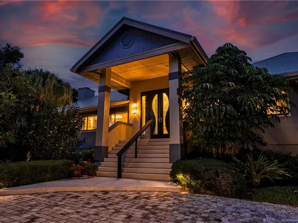12 N Sewalls Point Rd, Sewalls Pt, FL 34996