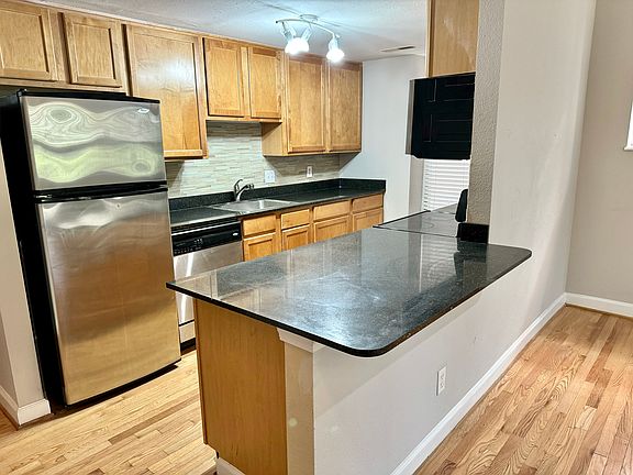 5th image of 5522 Waterman Blvd APT 12